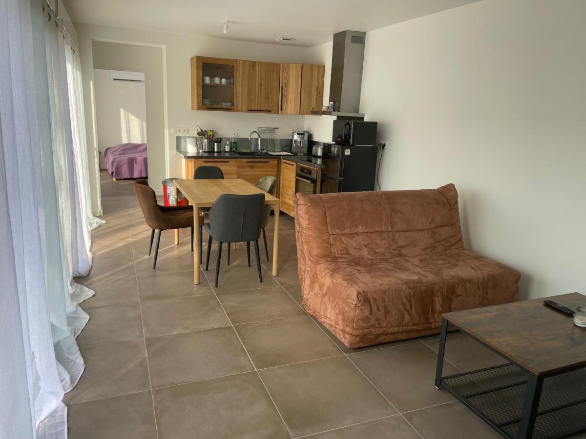 Maison La Capucine Sur Quai De Seine, Wifi, Machine A Laver, Parking Prive Gratuit Vernon  Exteriér fotografie